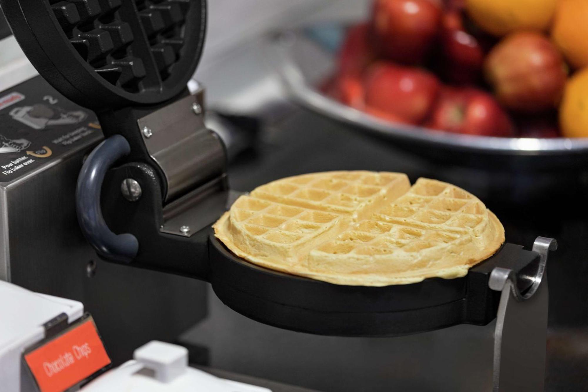 ハンプトン イン アンド スイーツ ソールズベリー フルーツランド Fruitland エクステリア 写真